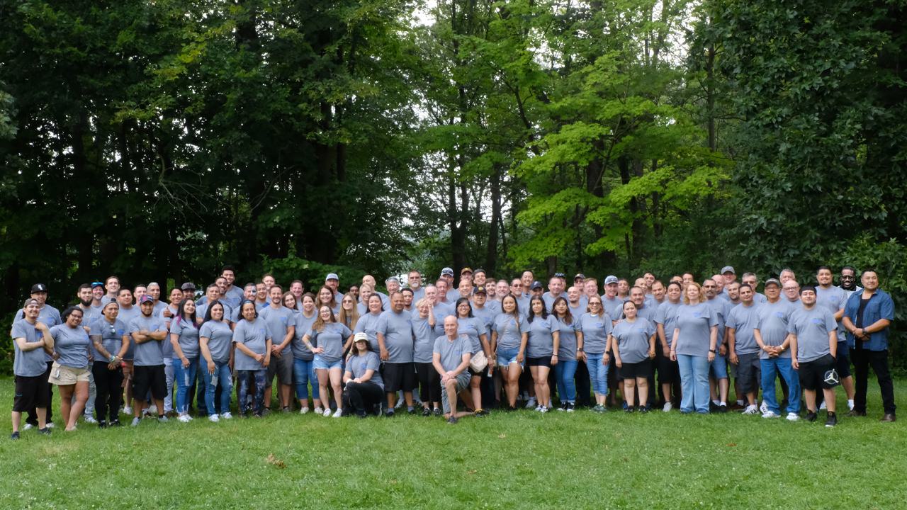 2023 Foto de grupo del picnic de empresa