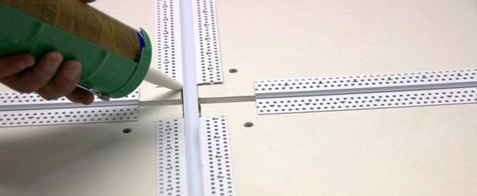 Using drywall adhesive, fill the gap where the mud bump meets the smaller reveal to prevent cracking. Using drywall adhesive, fill the gap where the mud bump meets the smaller reveal to prevent cracking.