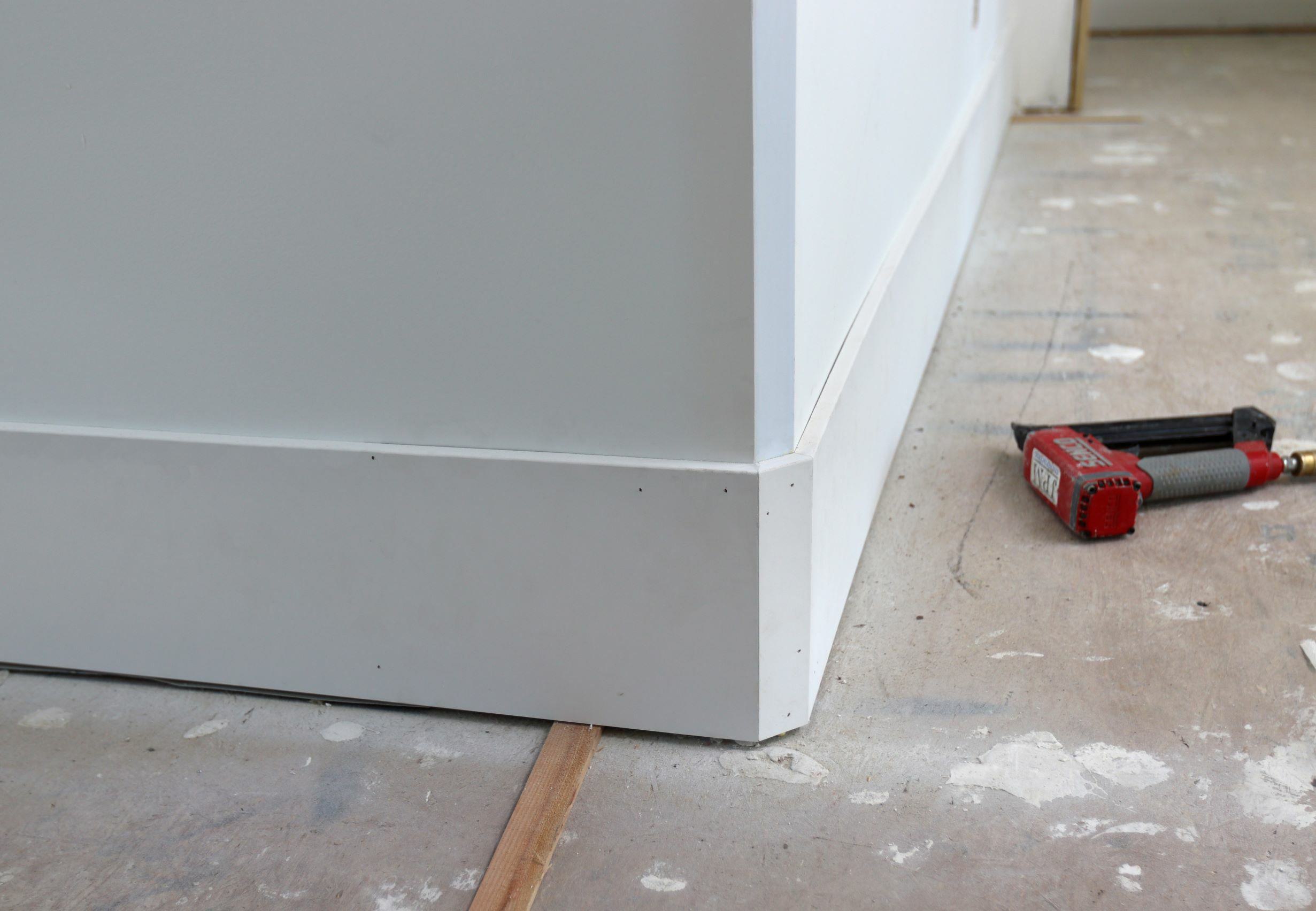 Omaha_Skyline Jobsite_Baseboard_IMG_2379
