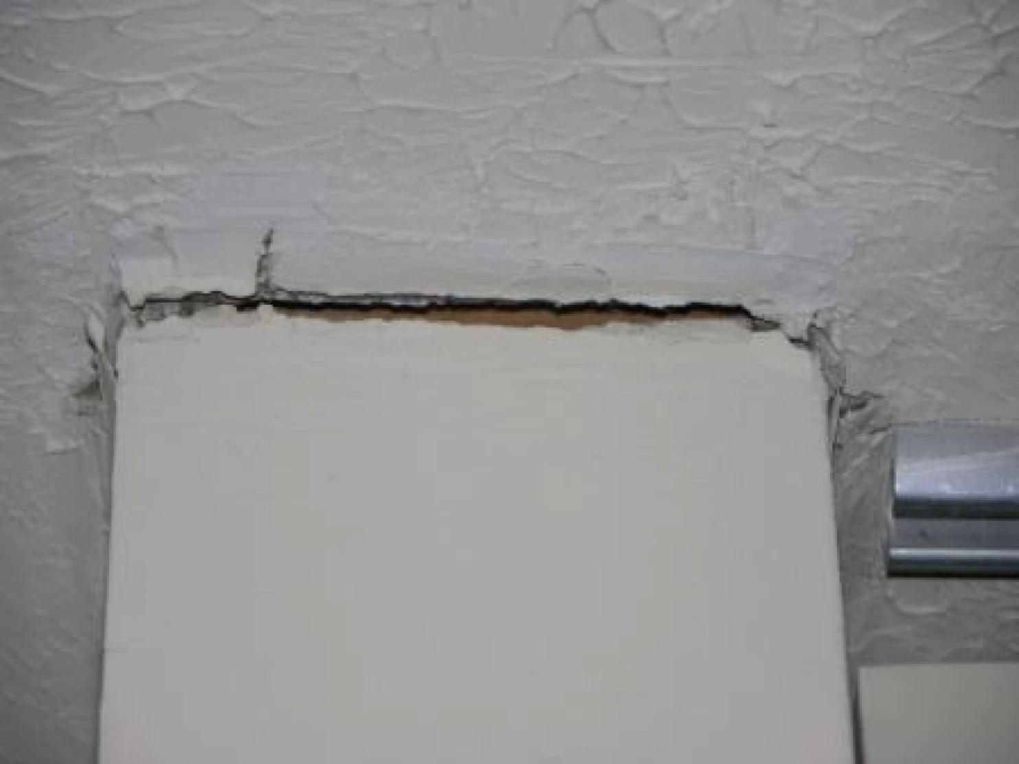 truss uplift cause and solutions - cracking